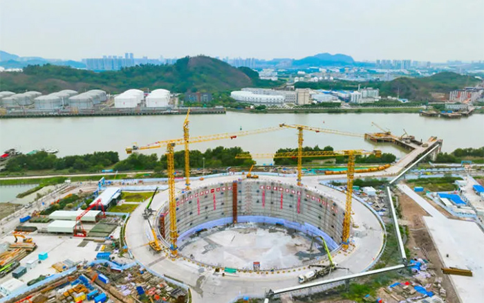 “定海神针”立珠江，云顶国际挑起超级工程建设大梁