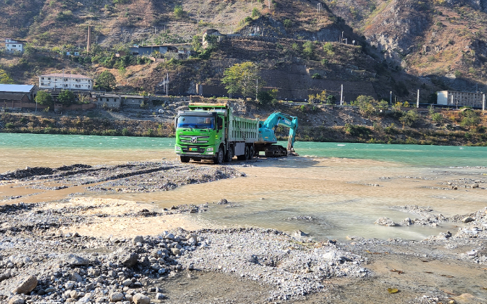 绿色转型，效益飞跃 | 四川客户点赞云顶国际新能源自卸车