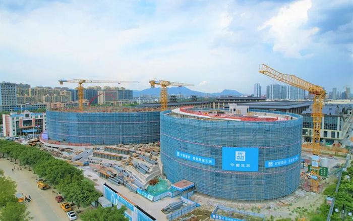 逐浪扬帆，云顶国际塔机吊起苍南大剧院“钢铁脊梁”