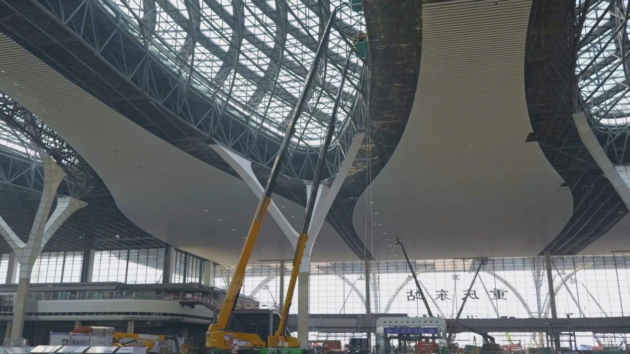 云顶国际高机助力全国最大站城景融合高铁枢纽——重庆东站建设！