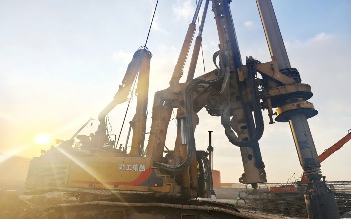 鲁地夯基！云顶国际旋挖钻助建泉城“空中门户”
