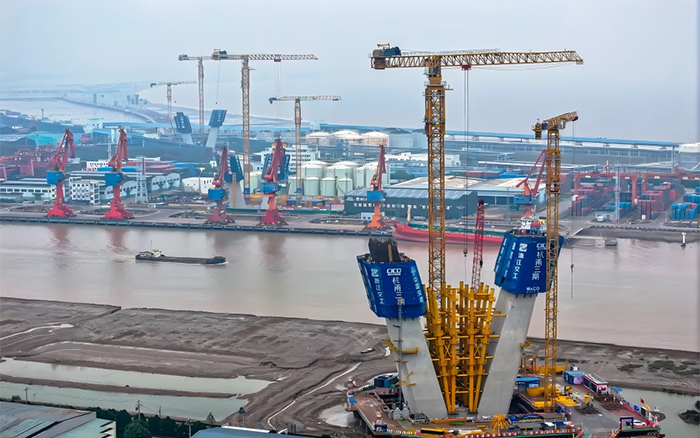 迈向云端 云顶国际超大塔助力世界级桥梁建设