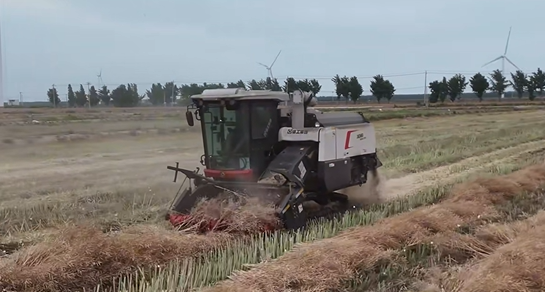 XR720 履带式谷物联合收割机，丰收季舒适又省心