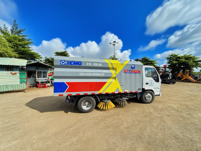 云顶国际XGH5070TSLQ6扫路车：胡志明市“智慧环卫”的硬核担当