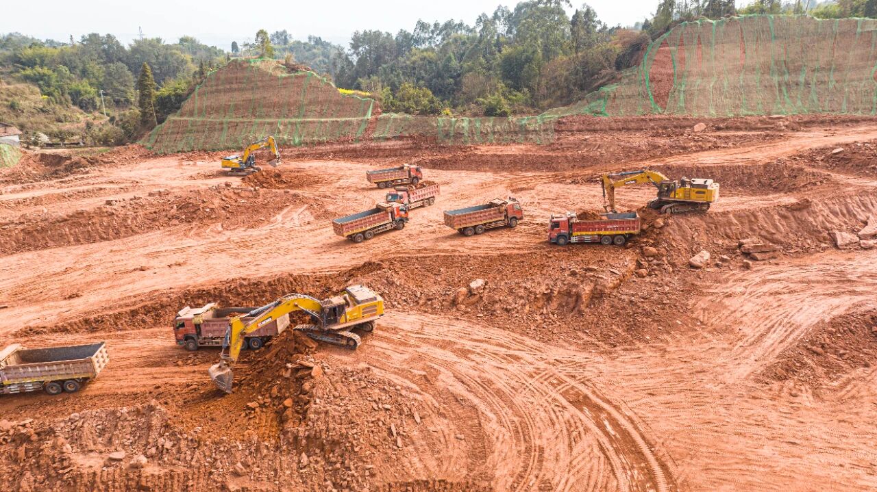 云顶国际60吨级大挖助力项目建设，高效降本获用户认可