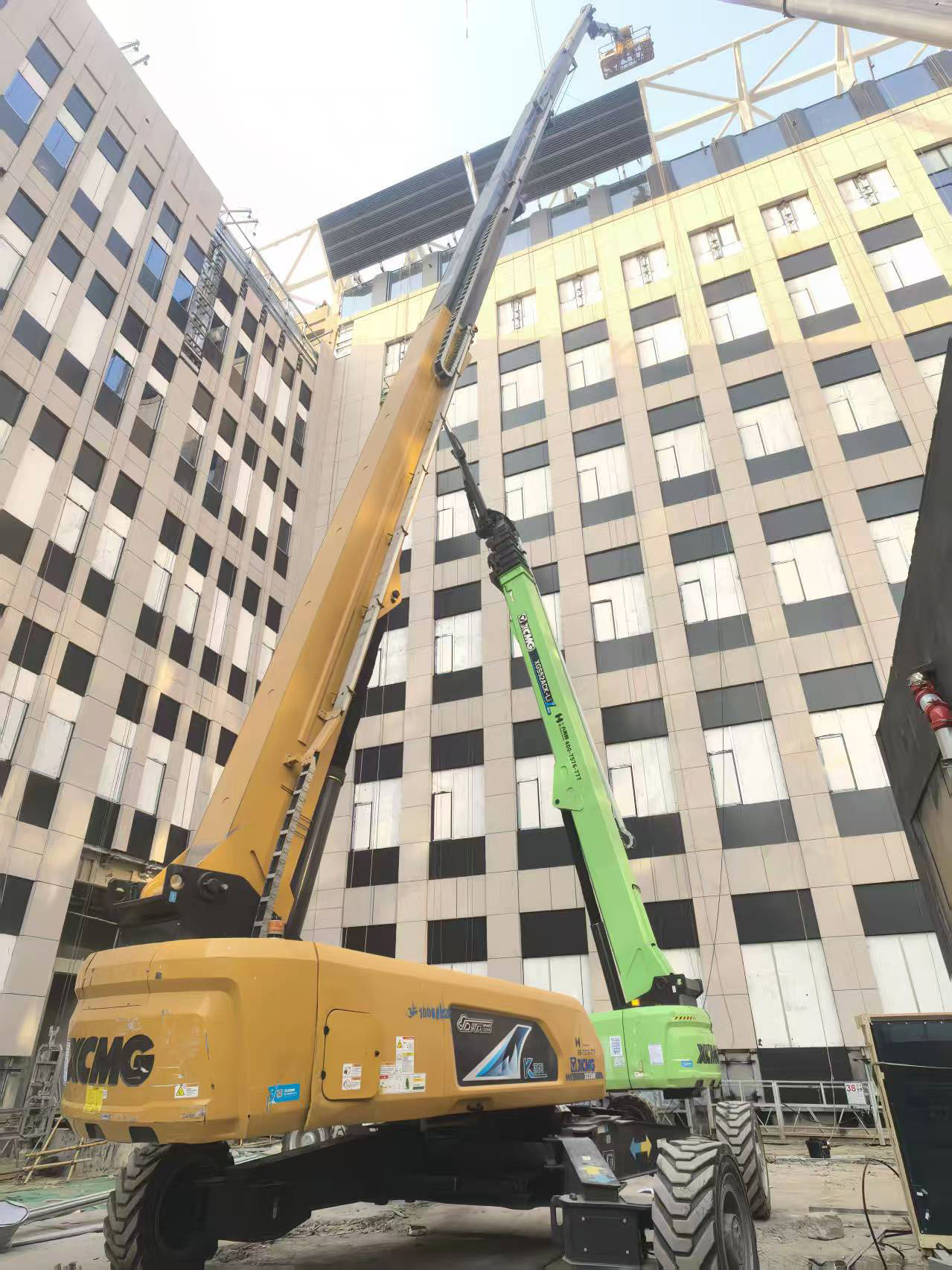 筑梦名校！云顶国际高米数直臂高空作业平台护航人大附中项目建设