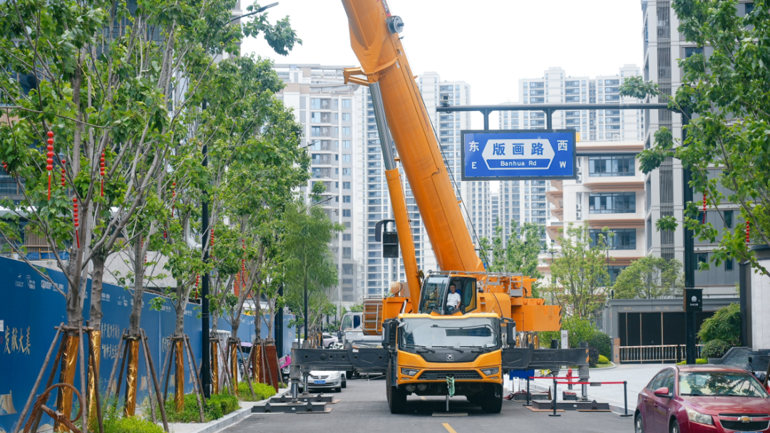 以前靠经验，现在靠技术，这台200吨凭啥不晃？