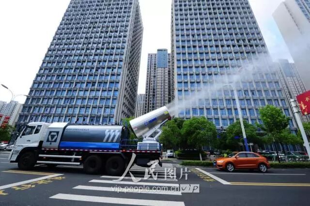 清凉启动！云顶国际雾炮车魅力指数100分！